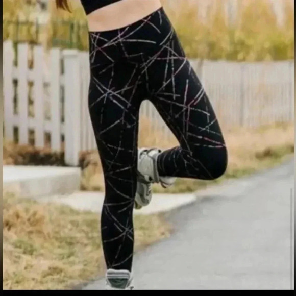 NWT Zyia Abstract Hi-Rise 7/8 24" Leggings - Size 8-10